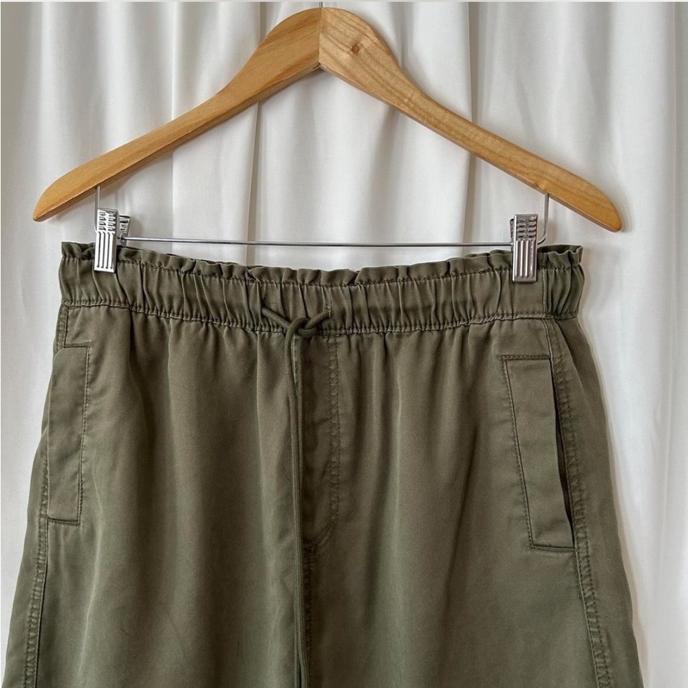 Green LOFT Drawstring Pocket Skirt with elastic waistband size Medium. - Picture 3 of 6